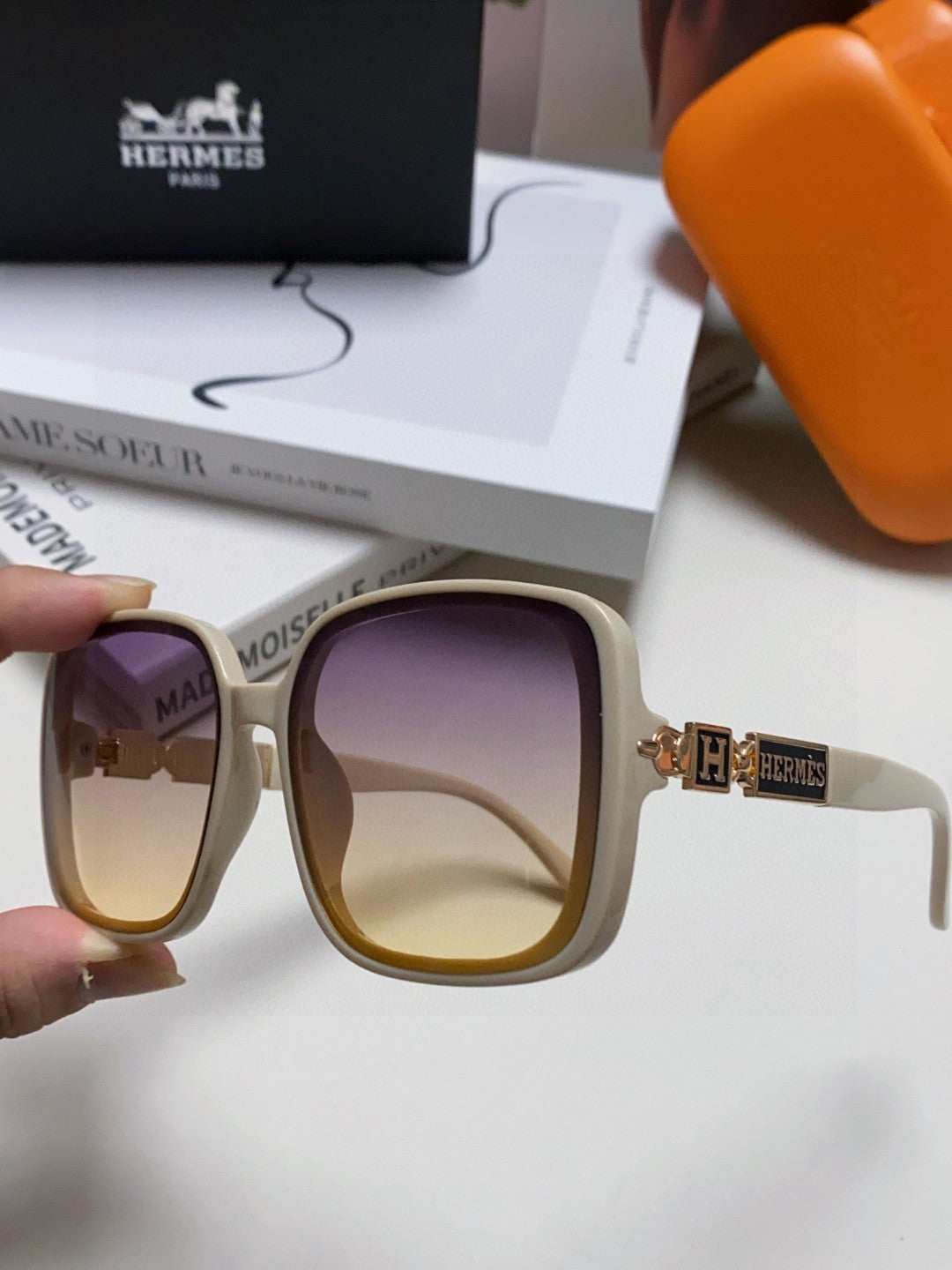 Hermès Polarized Square Brown Lens Sunglasses for Women - 433000 - detail image 5