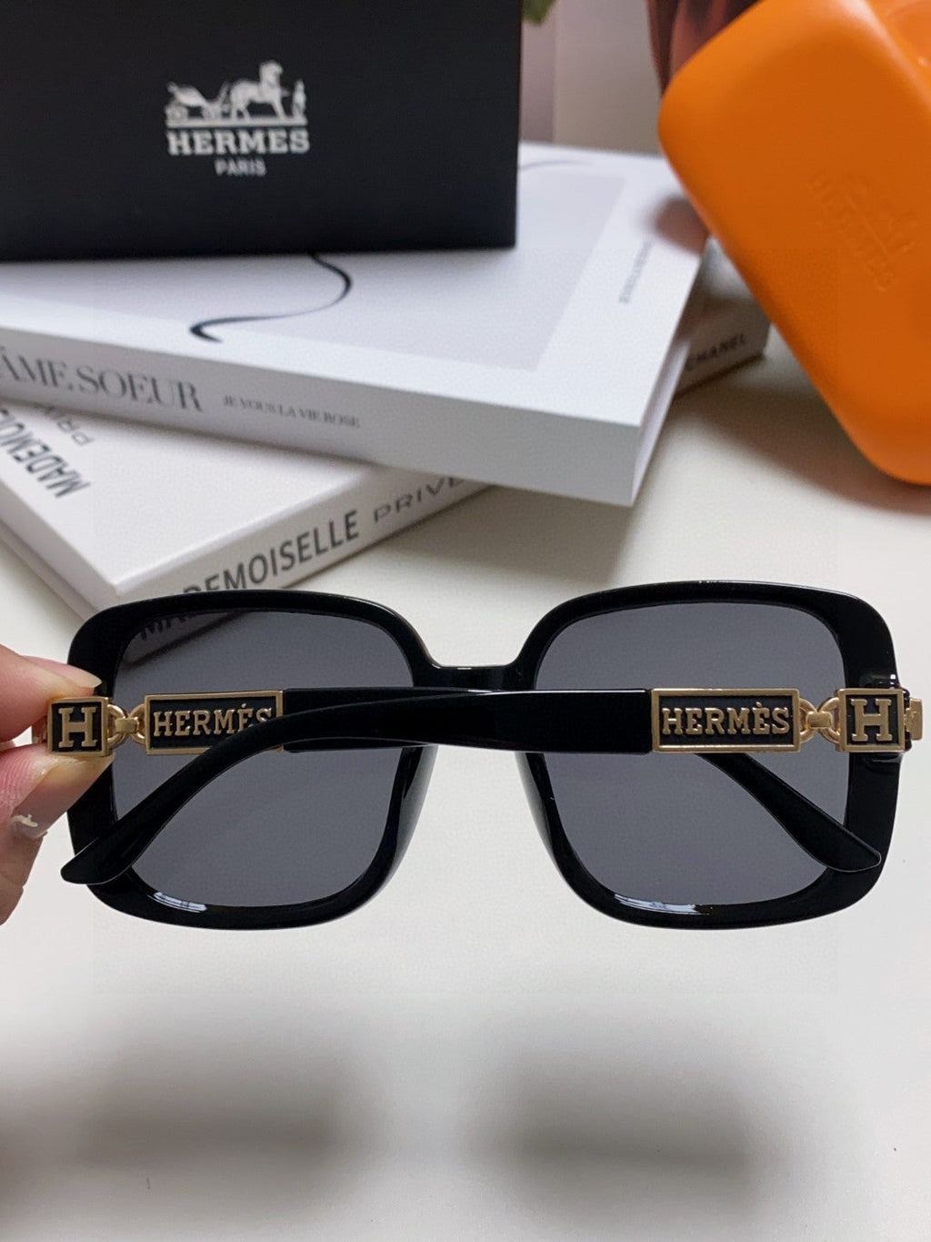 Hermès Polarized Square Black Lens Sunglasses for Women - 433002 - detail image 3
