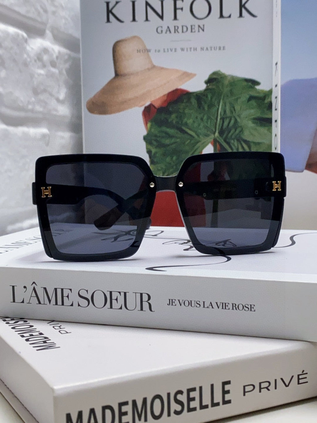 Hermès Polarized Square Gray Lens Sunglasses for Men & Women - detail image 3
