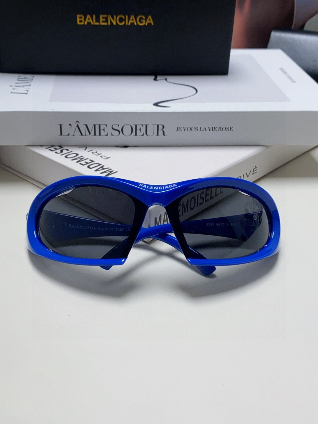 Balenciaga BB0318S Fashion Blue Lens Sunglasses for Men & Women - 382922 - detail image 6