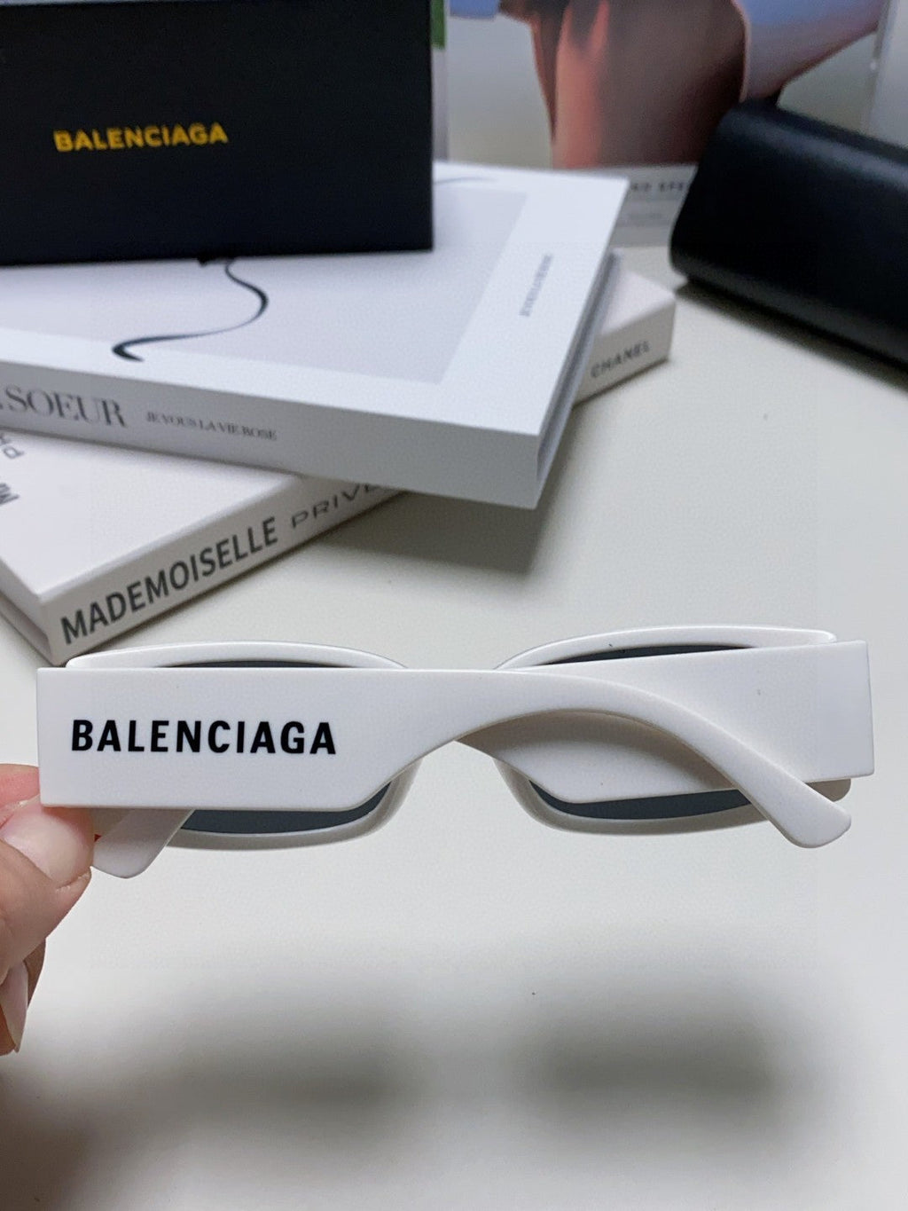 Balenciaga Fashion Gray Lens Sunglasses for Men & Women - detail image 4