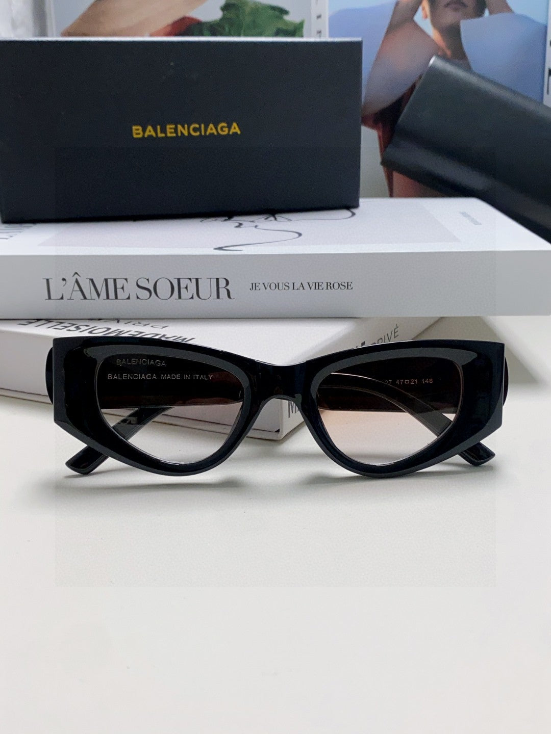 Balenciaga Polarized Cat-Eye Gray Lens Sunglasses for Men & Women - 449633 - detail image 6