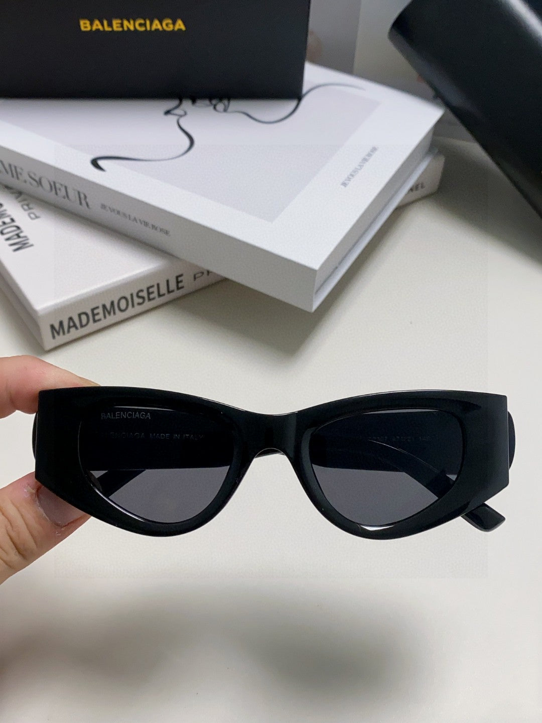 Balenciaga Polarized Cat-Eye Orange Lens Sunglasses for Men & Women - 416101 - detail image 5