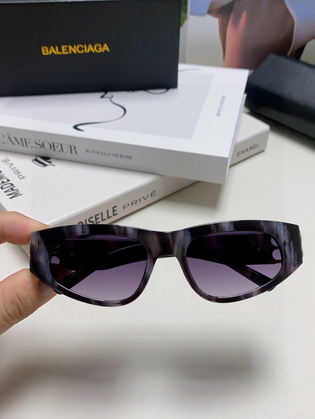 Balenciaga Fashion Silver Lens Sunglasses for Men & Women - 449642 - detail image 2