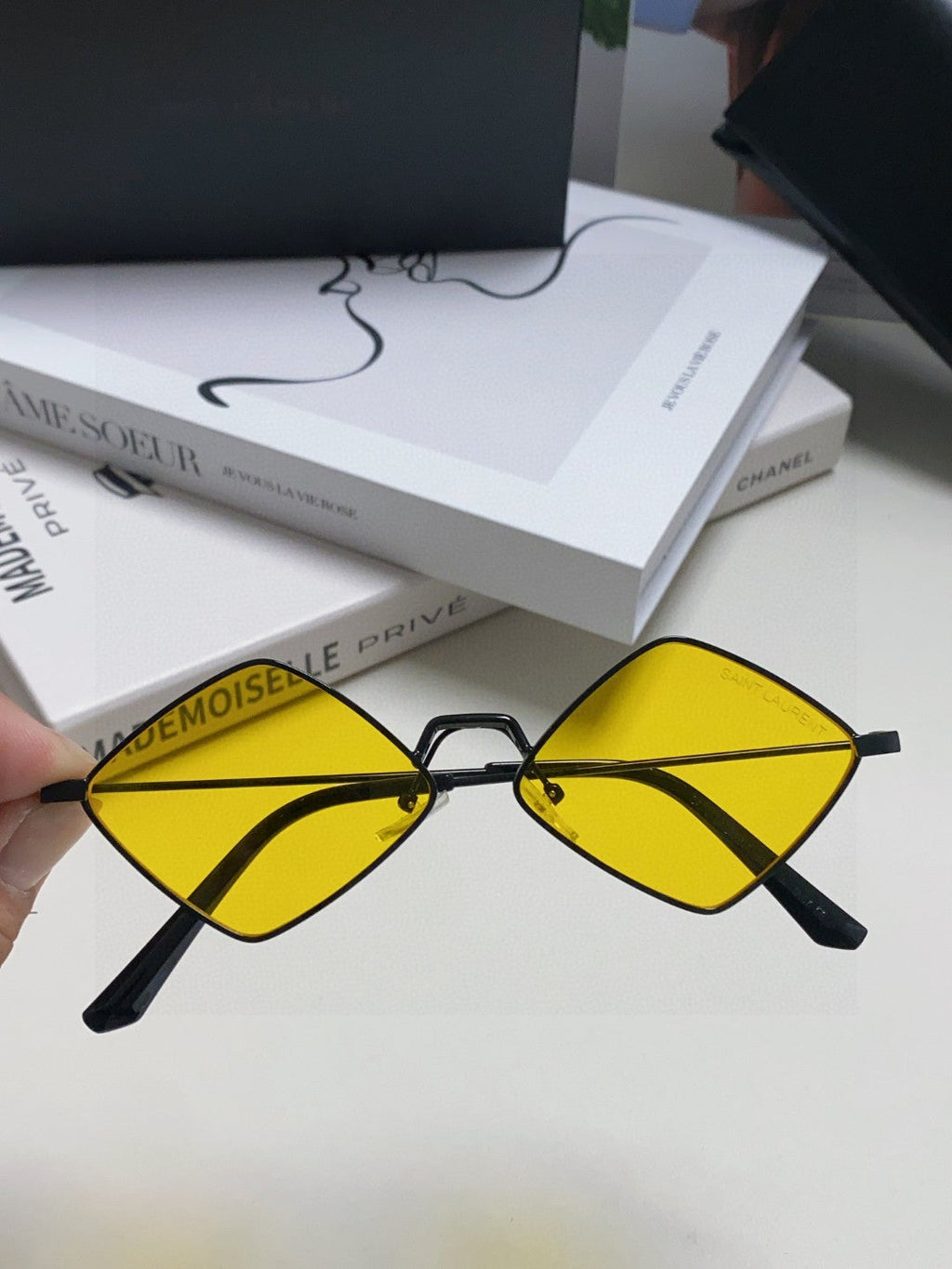 Saint Laurent Fashion Yellow Lens Sunglasses for Women - 415556 - detail image 3