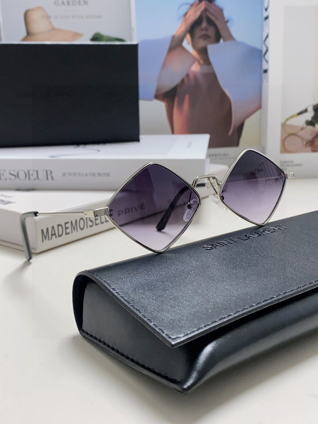 Saint Laurent Fashion Black Lens Sunglasses for Women - 415558 - detail image 9