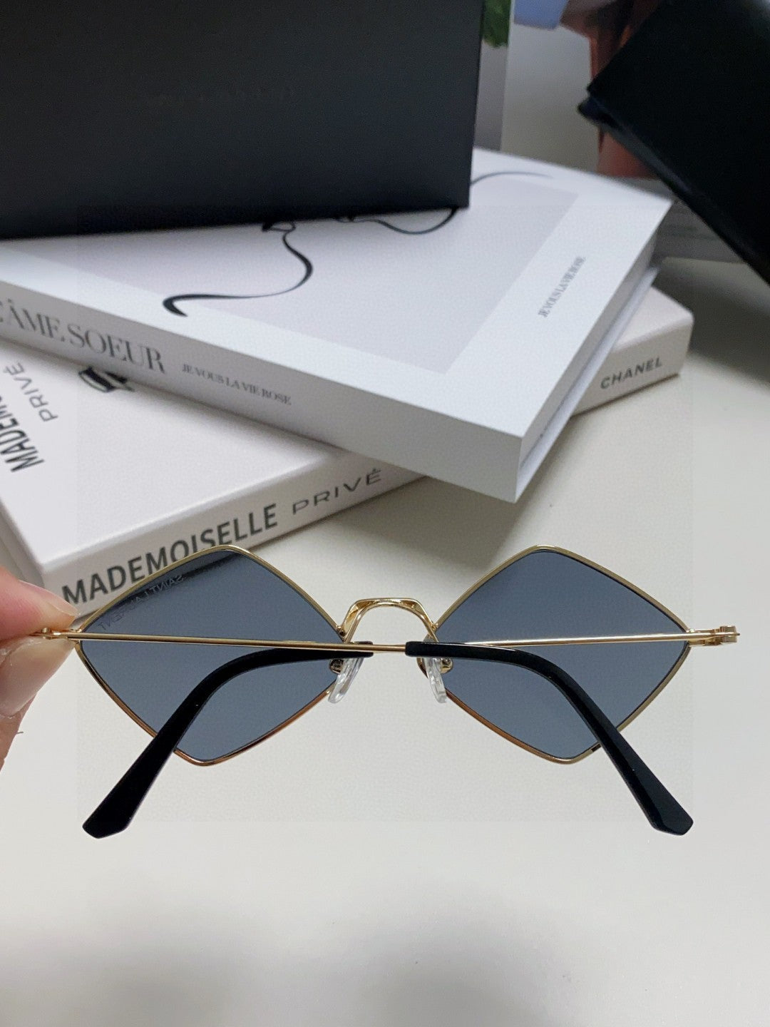 Saint Laurent Fashion Gray Lens Sunglasses for Women - 415559 - detail image 6