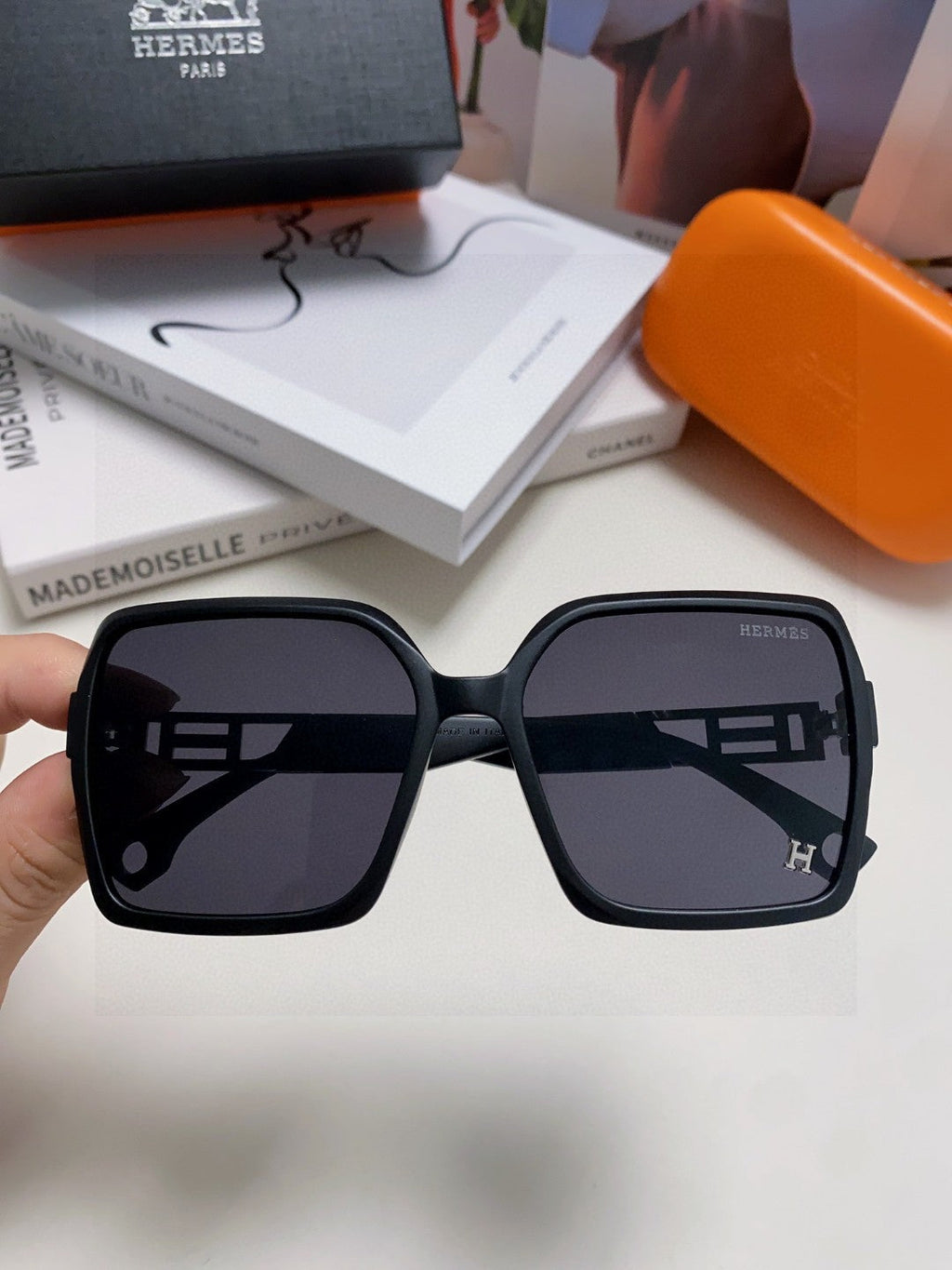 Hermès Square Black Lens Sunglasses for Men & Women - 416513 - detail image 2