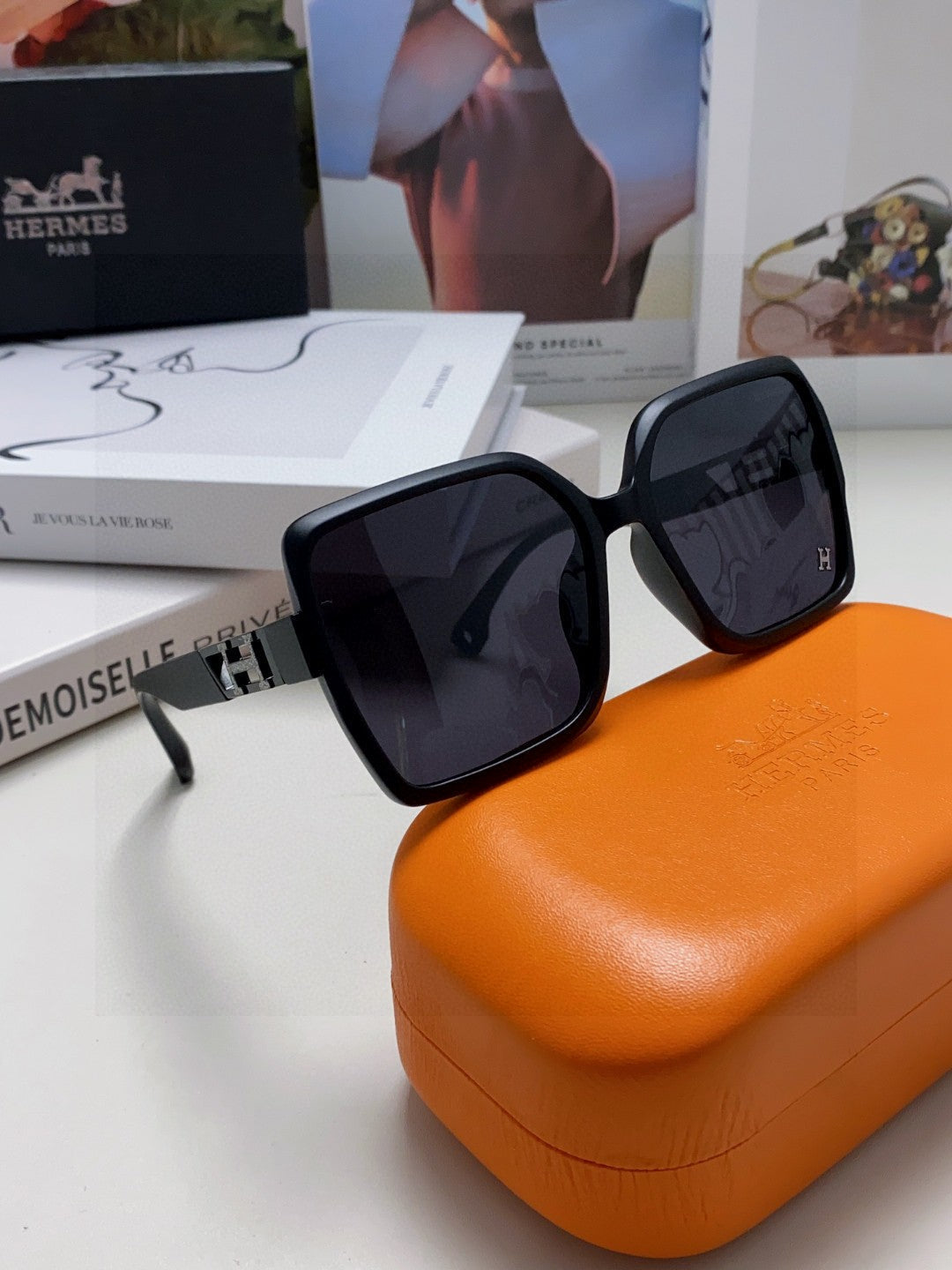 Hermès Square Black Lens Sunglasses for Men & Women - 416513 - detail image 5
