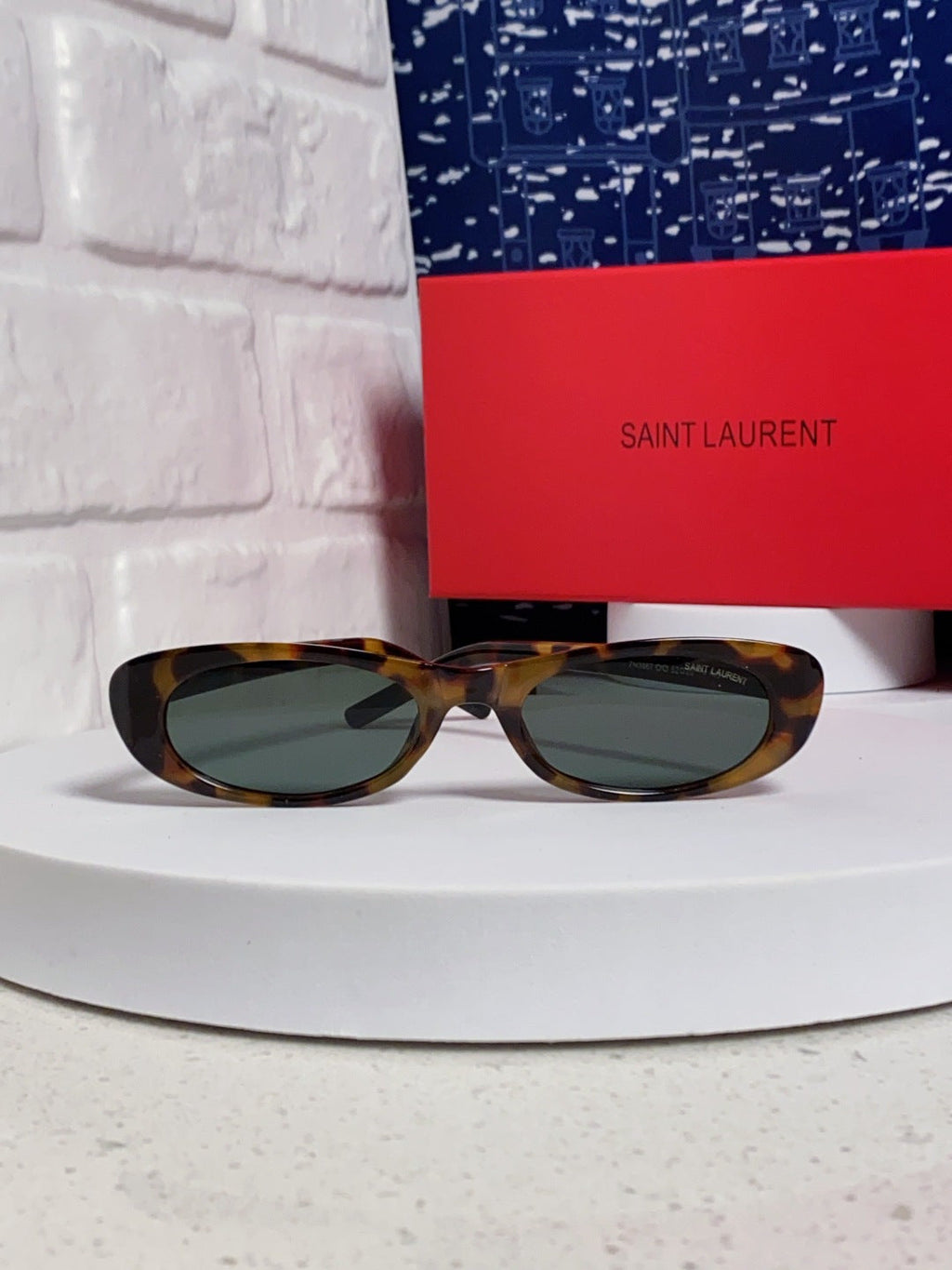 Saint Laurent SL557 Oval Black Lens Sunglasses for Men & Women - detail image 2