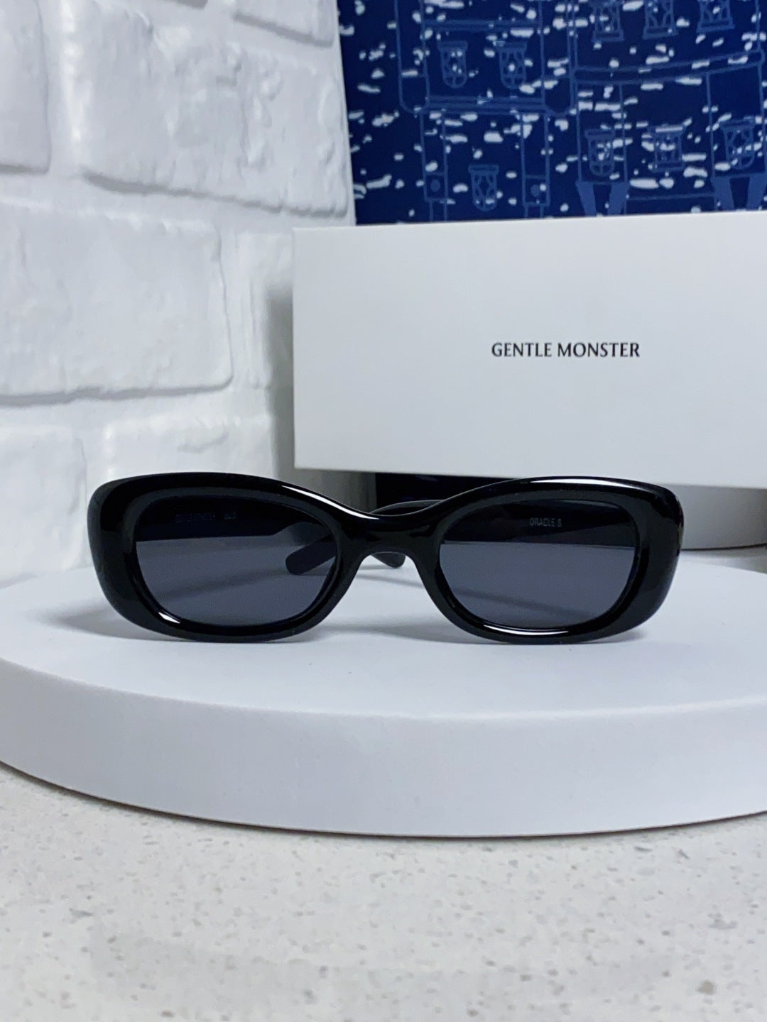 Gentle Monster ORACLE Cat-Eye Gold Lens Sunglasses for Women - detail image 2