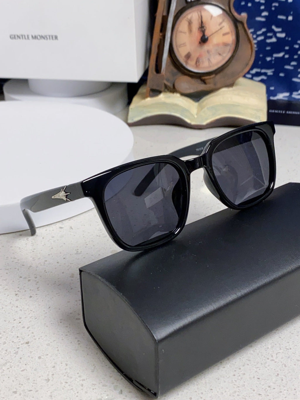Gentle Monster TR1076 Fashion Black Lens Sunglasses for Men & Women - detail image 10