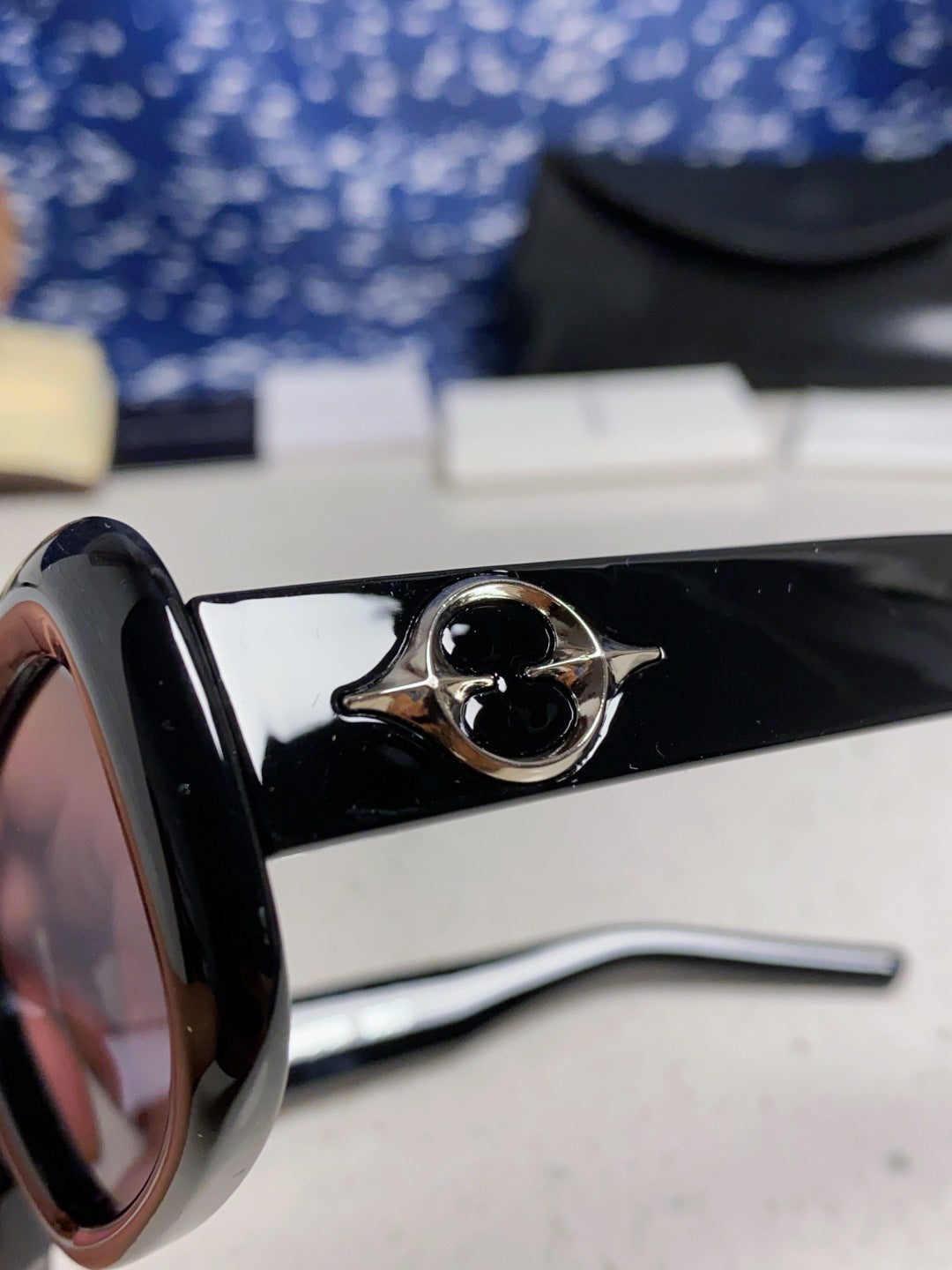 Gentle Monster THE Polarized Square Black Lens Sunglasses for Men & Women - detail image 7