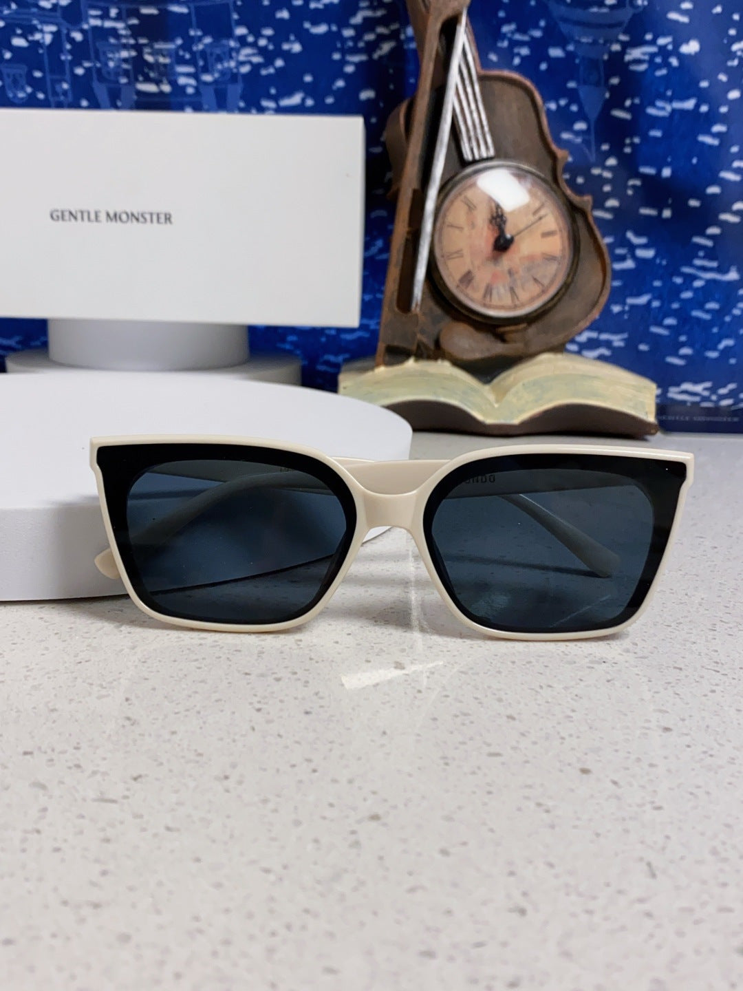 Gentle Monster MONOO Polarized Square Blue Lens Sunglasses for Men & Women - detail image 9