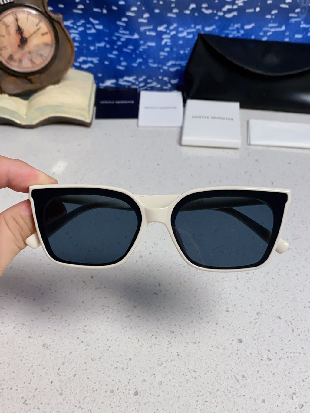 Gentle Monster MONOO Polarized Square Blue Lens Sunglasses for Men & Women - detail image 4