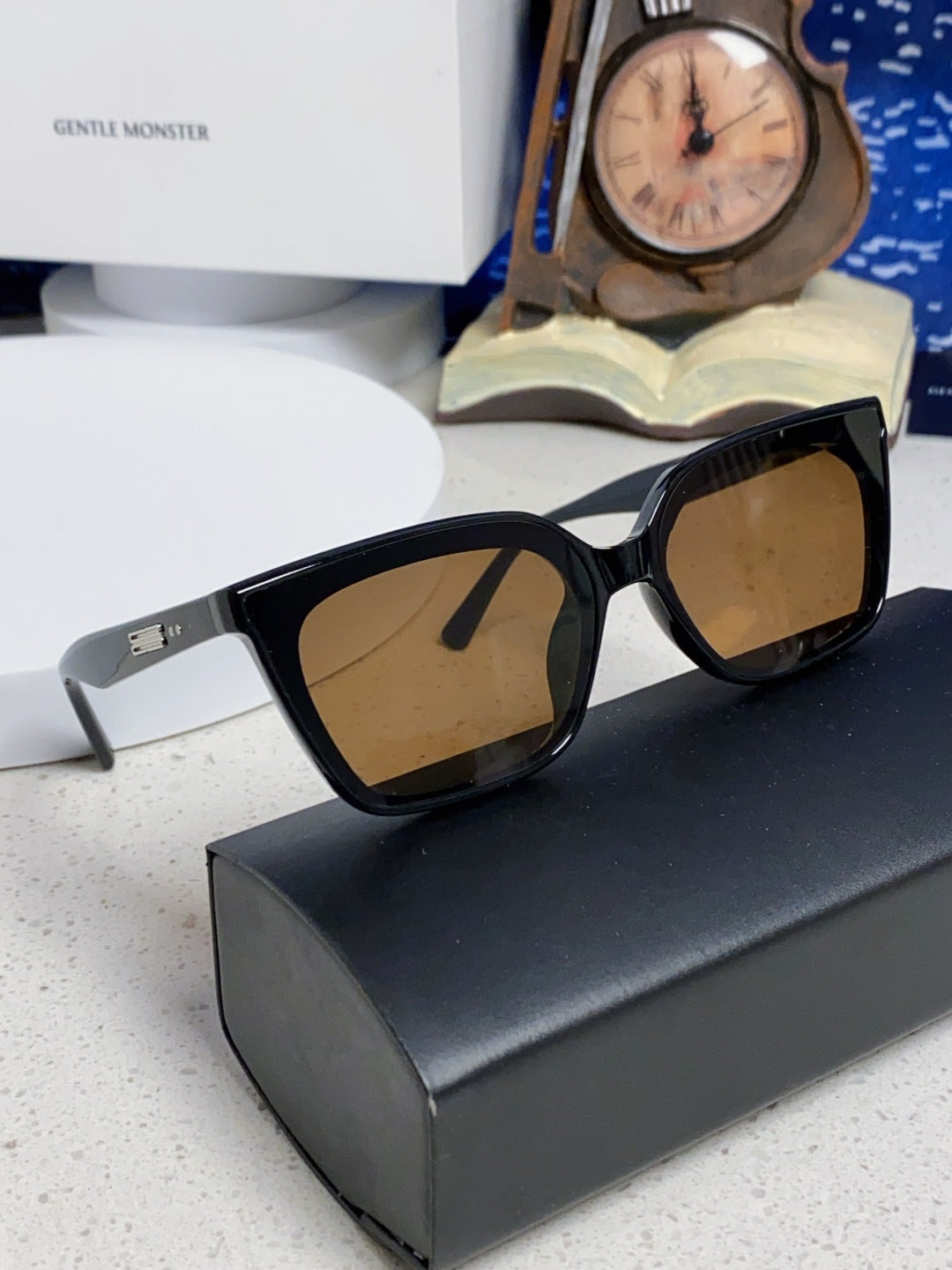 Gentle Monster MONOO Polarized Square Brown Lens Sunglasses for Men & Women - detail image 10