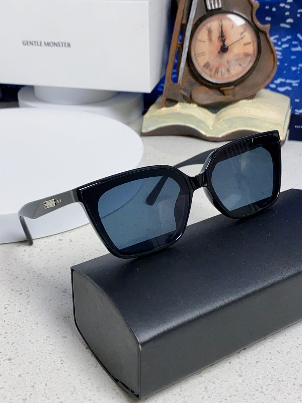 Gentle Monster MONOO Polarized Square Black Lens Sunglasses for Men & Women - detail image 10