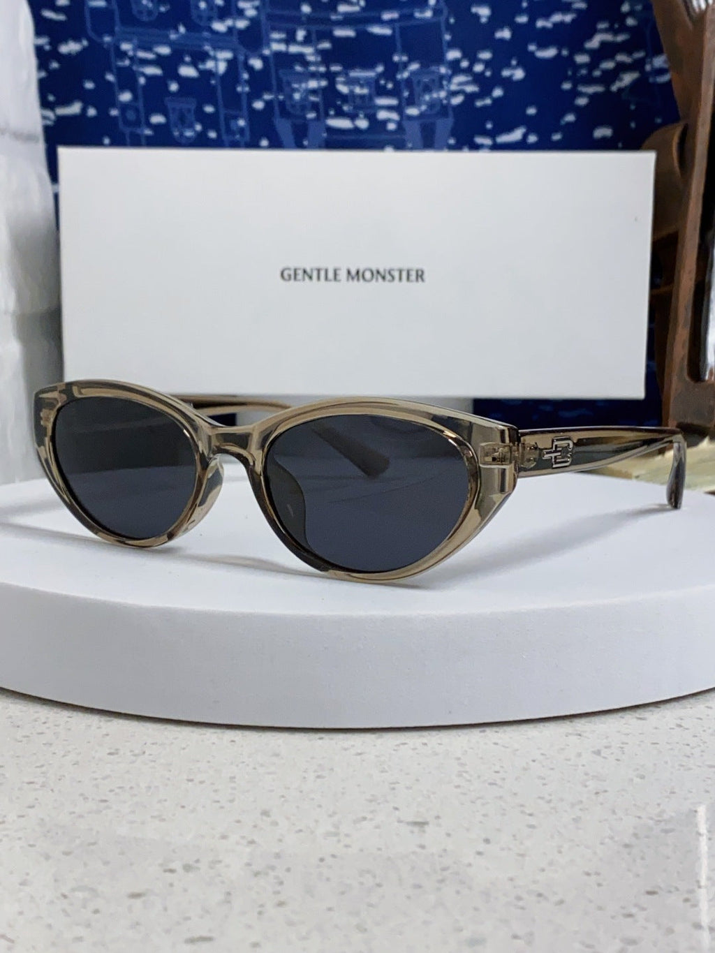 Gentle Monster TR1080 Polarized Cat-Eye Blue Lens Sunglasses for Men & Women