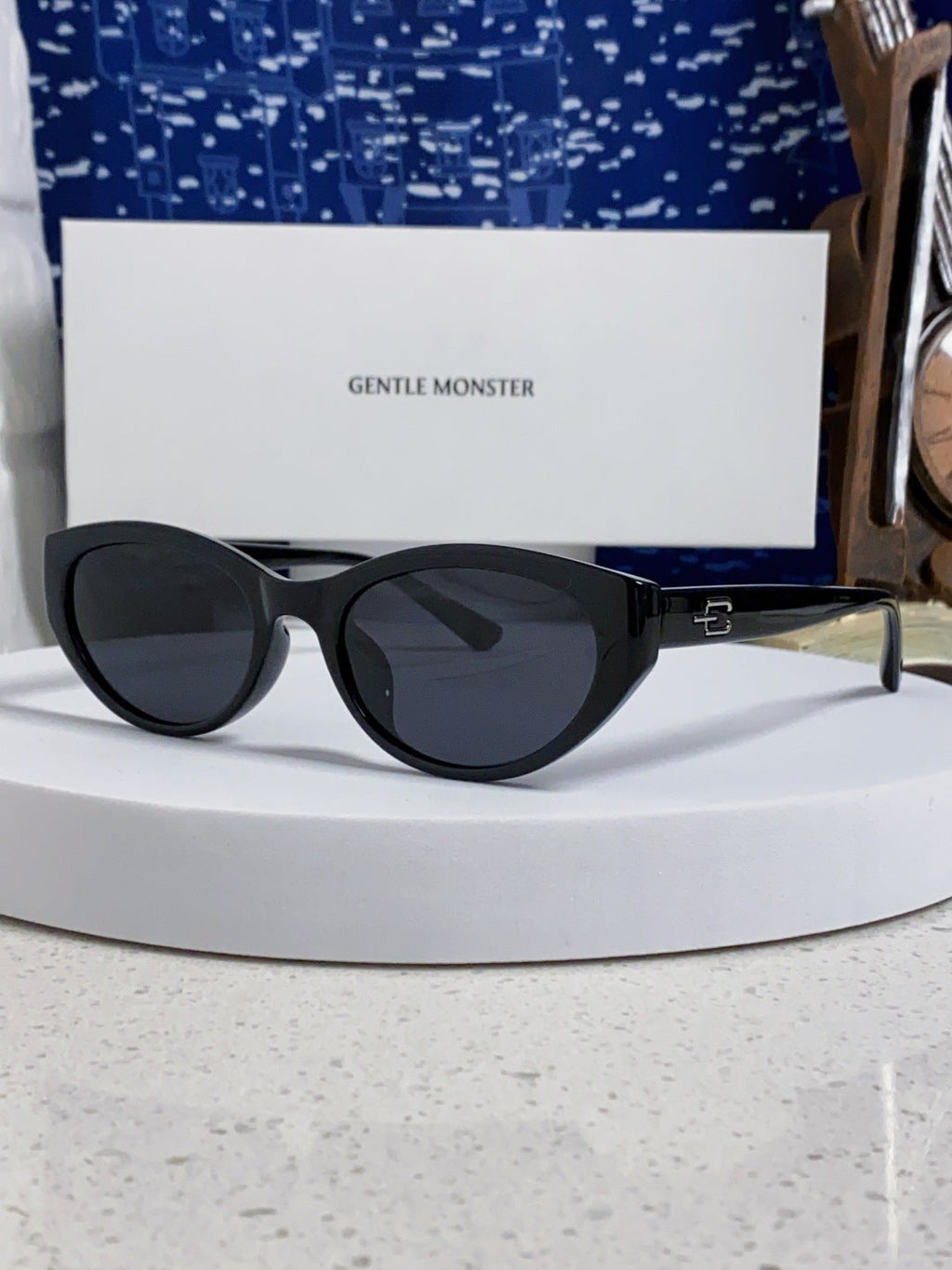Gentle Monster TR1080 Polarized Cat-Eye Black Lens Sunglasses for Men & Women