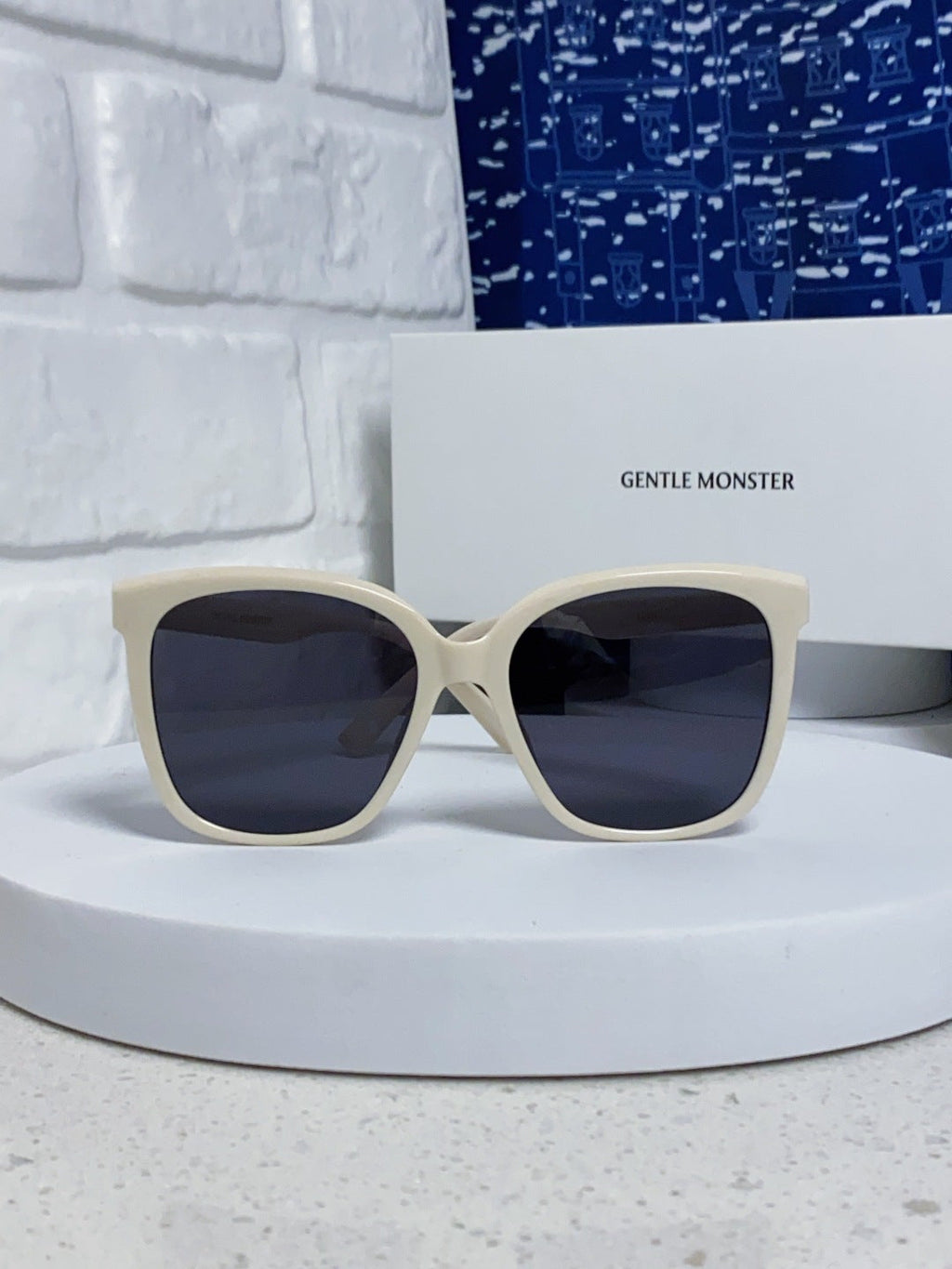 Gentle Monster LAROSA Square Blue Lens Sunglasses for Men & Women - detail image 2
