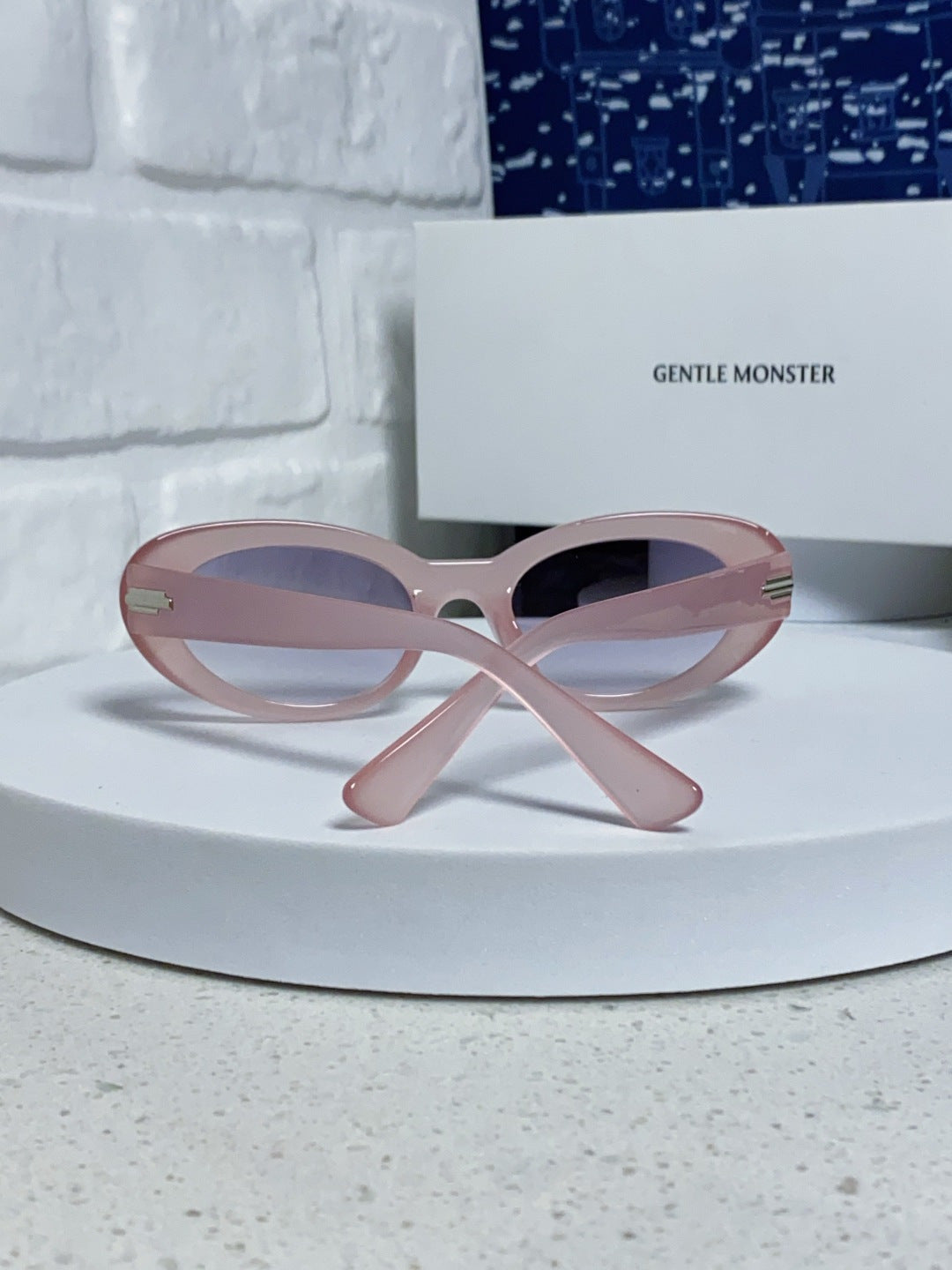 Gentle Monster Polarized Oval Silver Lens Sunglasses for Men - 466386 - detail image 3