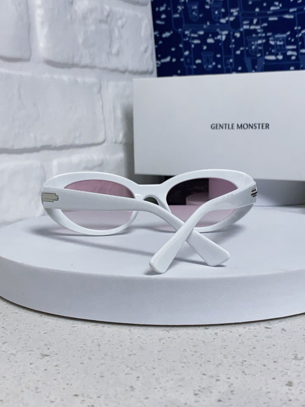 Gentle Monster Polarized Oval Silver Lens Sunglasses for Men - detail image 3