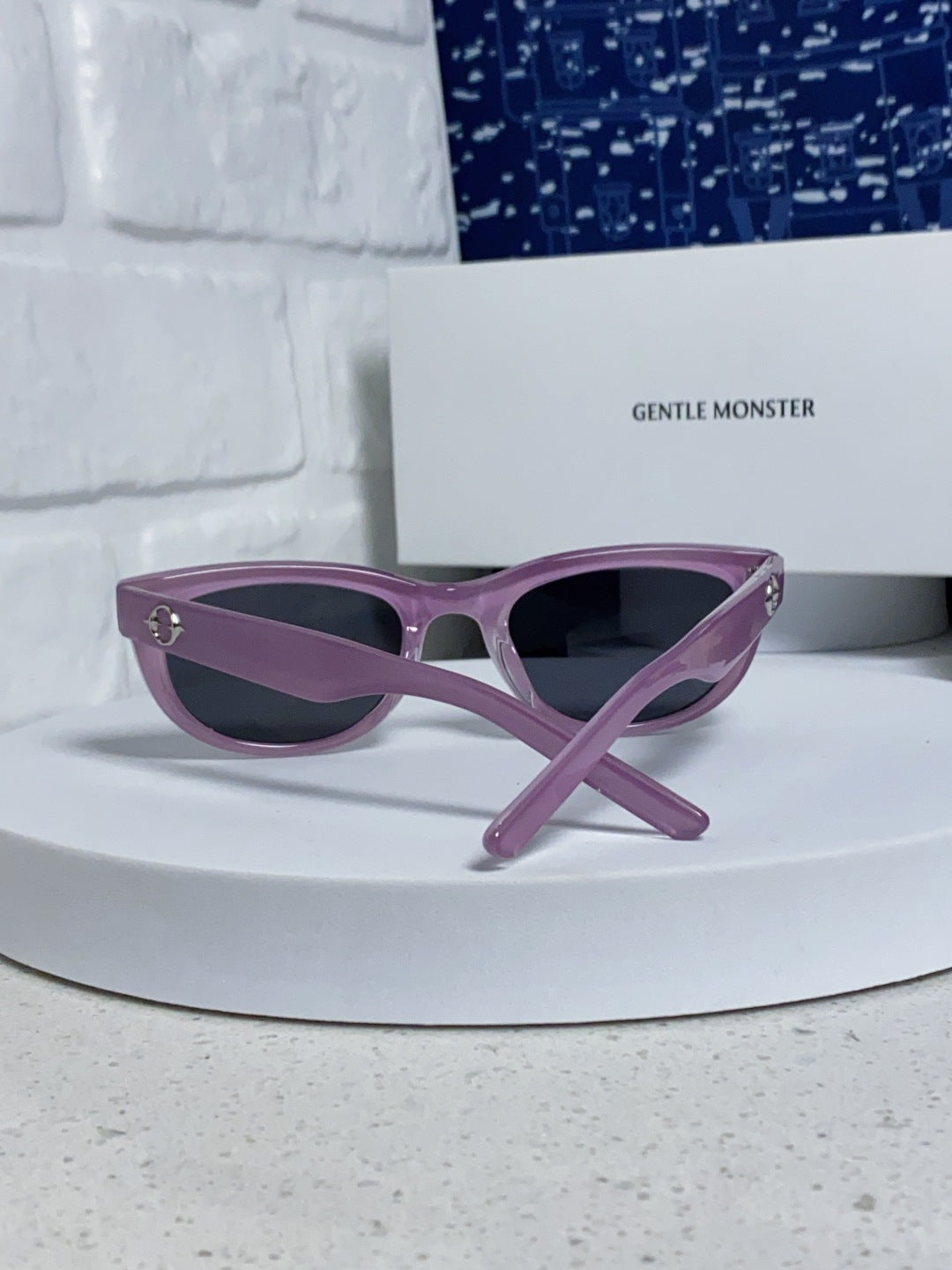 Gentle Monster MONOCHROME Round Blue Lens Sunglasses for Women - 158661 - detail image 3