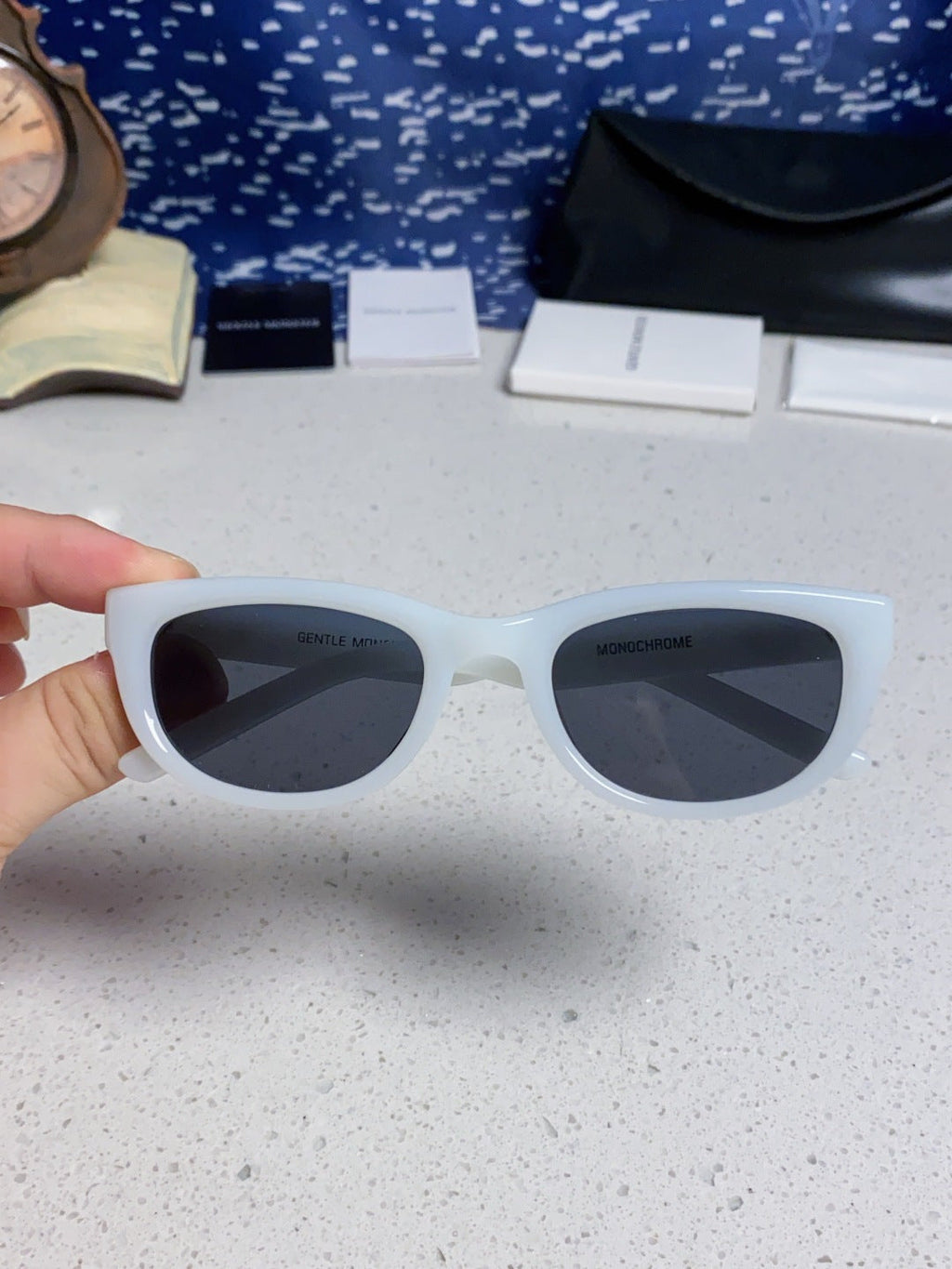 Gentle Monster MONOCHROME Round Blue Lens Sunglasses for Women - 158662 - detail image 4