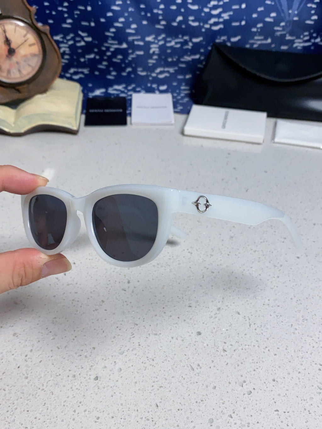 Gentle Monster MONOCHROME Round Blue Lens Sunglasses for Women - detail image 6