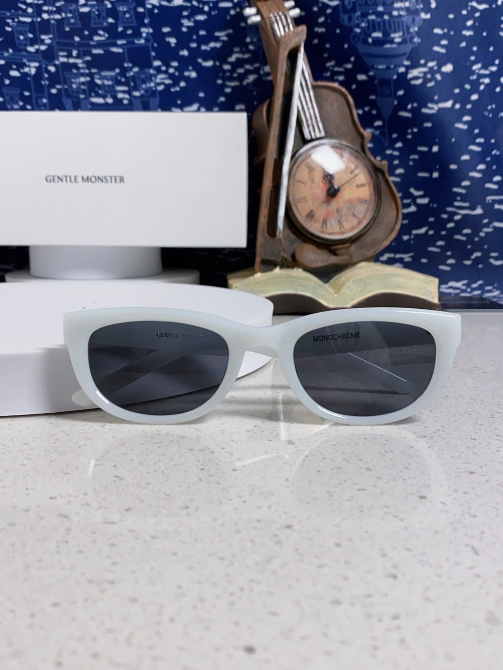 Gentle Monster MONOCHROME Round Blue Lens Sunglasses for Women - detail image 9