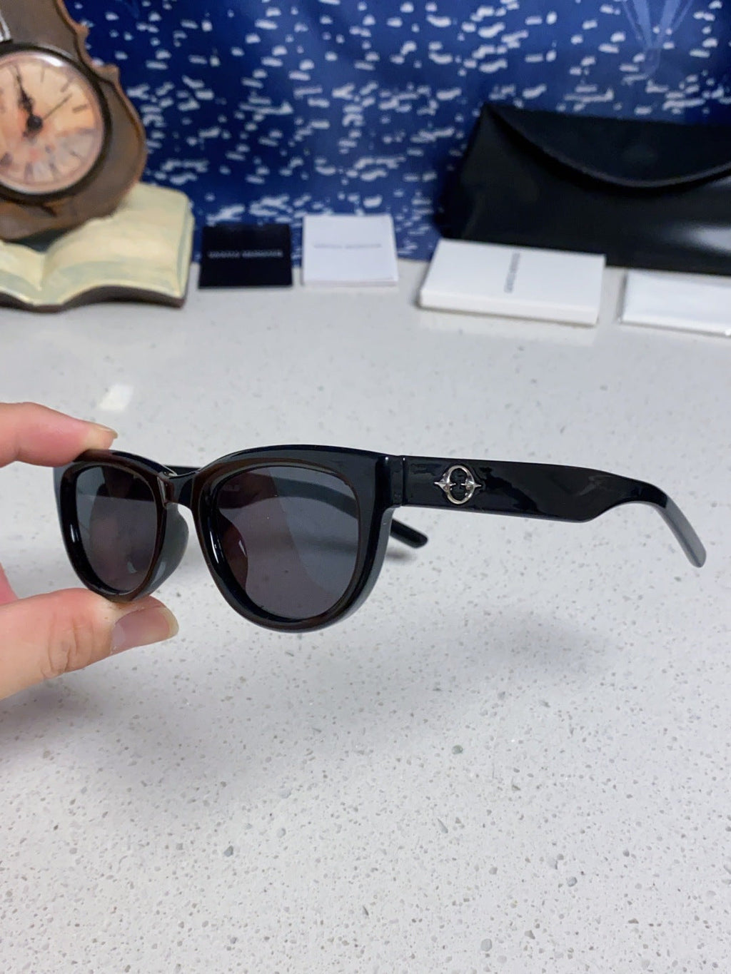 Gentle Monster MONOCHROME Round Red Lens Sunglasses for Women - detail image 6