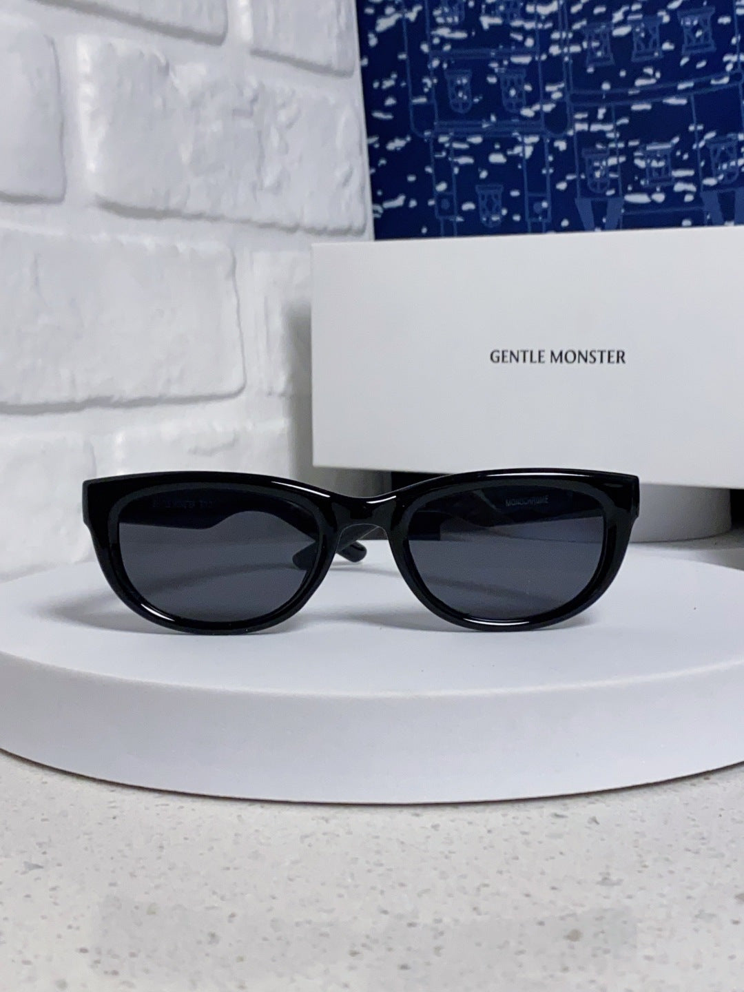 Gentle Monster MONOCHROME Round Red Lens Sunglasses for Women - detail image 2