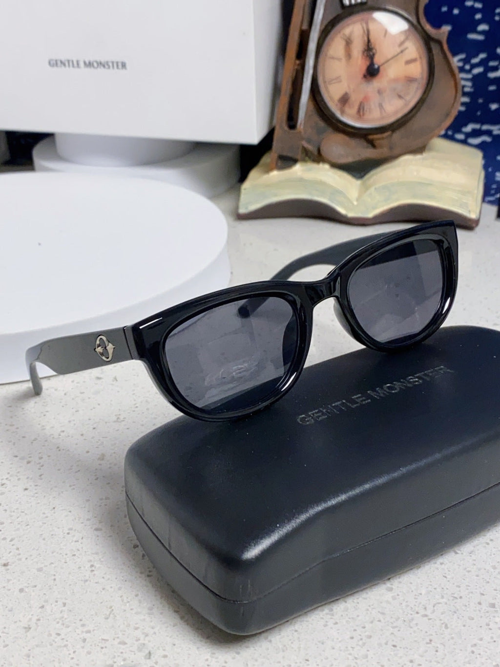 Gentle Monster MONOCHROME Round Red Lens Sunglasses for Women - 158666 - detail image 10