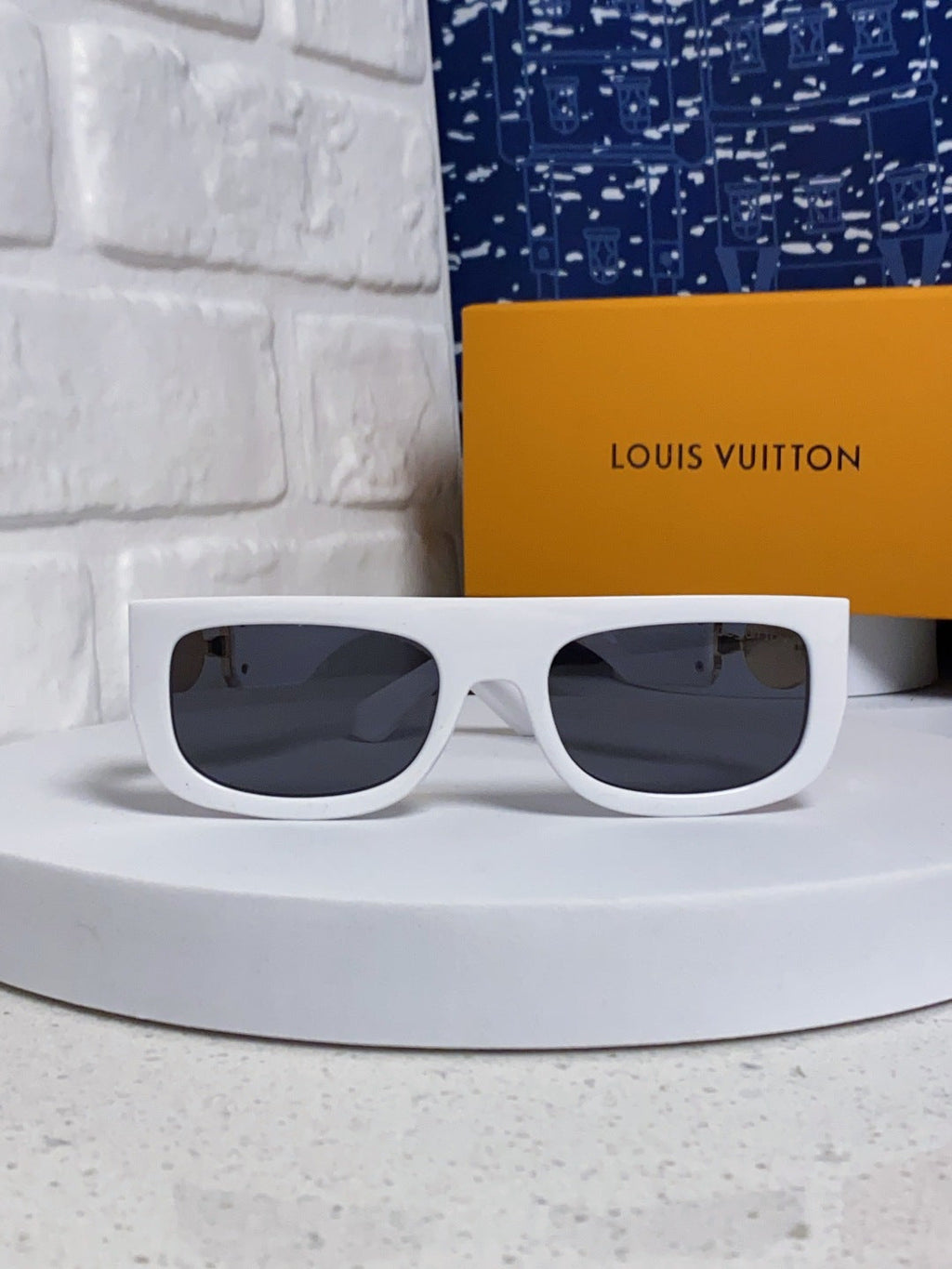Louis Vuitton Square Silver Lens Sunglasses for Men & Women - 431114 - detail image 2
