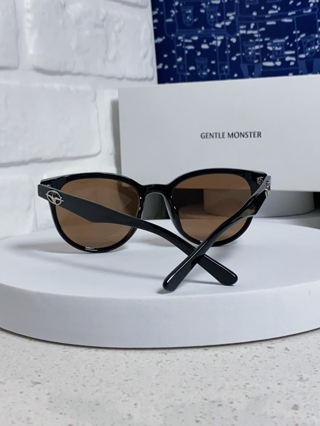 Gentle Monster TR1091 Round Brown Lens Sunglasses for Men & Women - detail image 3