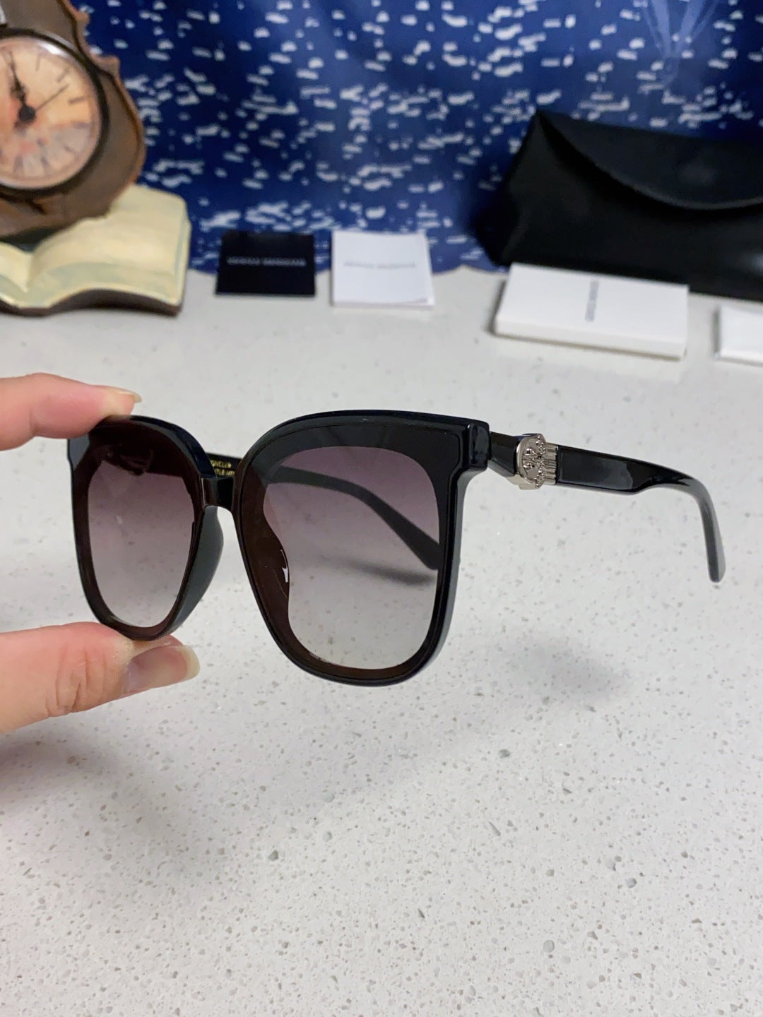Gentle Monster SWIPE4 Square Gray Lens Sunglasses for Men & Women - detail image 6