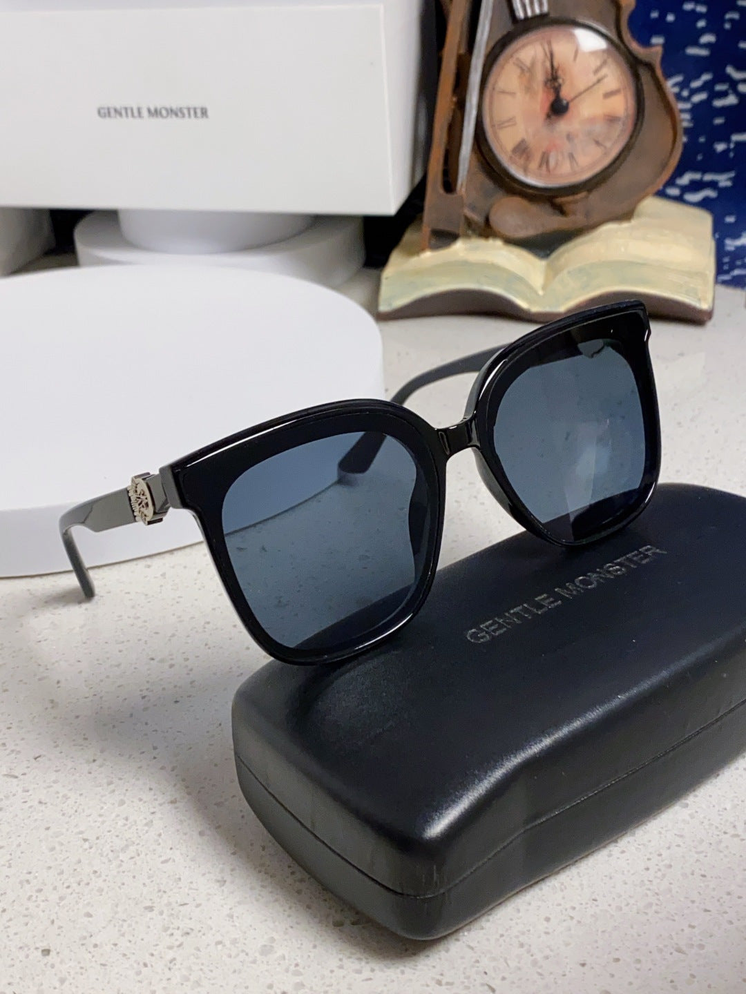 Gentle Monster SWIPE4 Square Black Lens Sunglasses for Men & Women - detail image 10