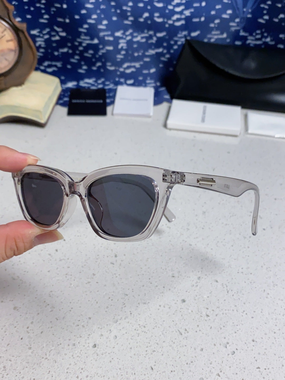Gentle Monster LOTI Blue-Light Cat-Eye Silver Lens Sunglasses for Men - 432921 - detail image 6