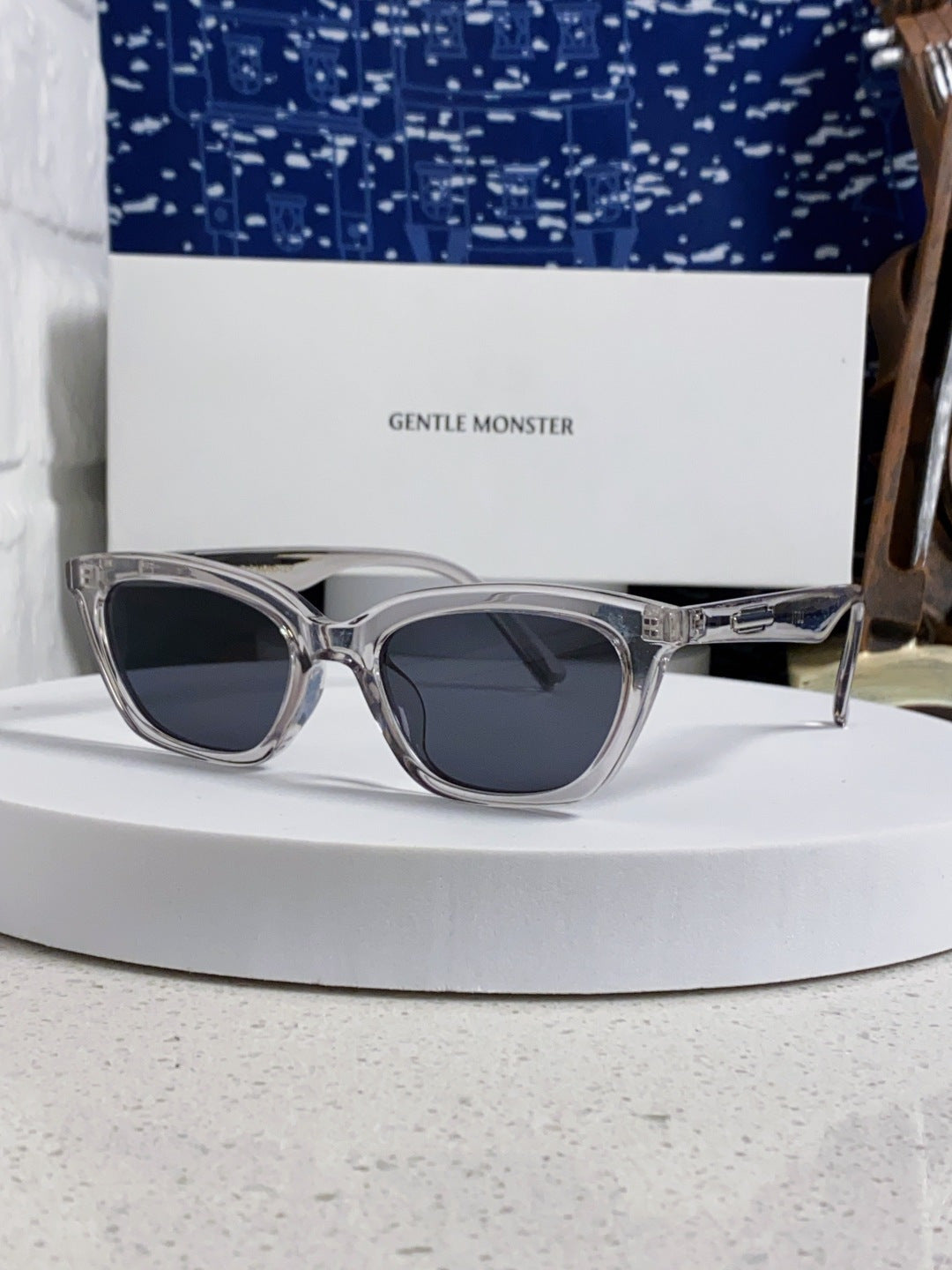 Gentle Monster LOTI Blue-Light Cat-Eye Silver Lens Sunglasses for Men - 488012