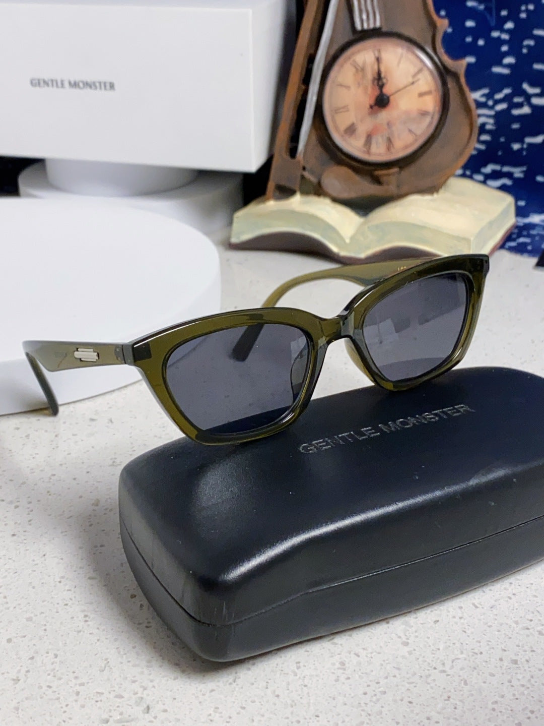Gentle Monster LOTI Blue-Light Cat-Eye Black Lens Sunglasses for Men & Women - detail image 10