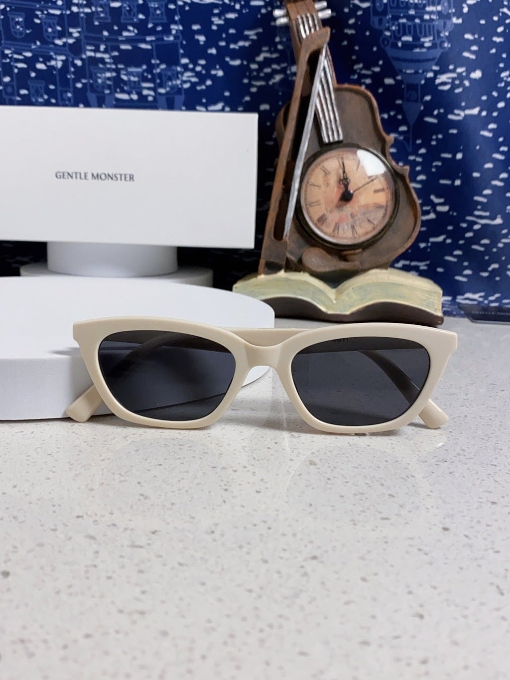 Gentle Monster LOTI Blue-Light Cat-Eye Silver Lens Sunglasses for Men & Women - detail image 9