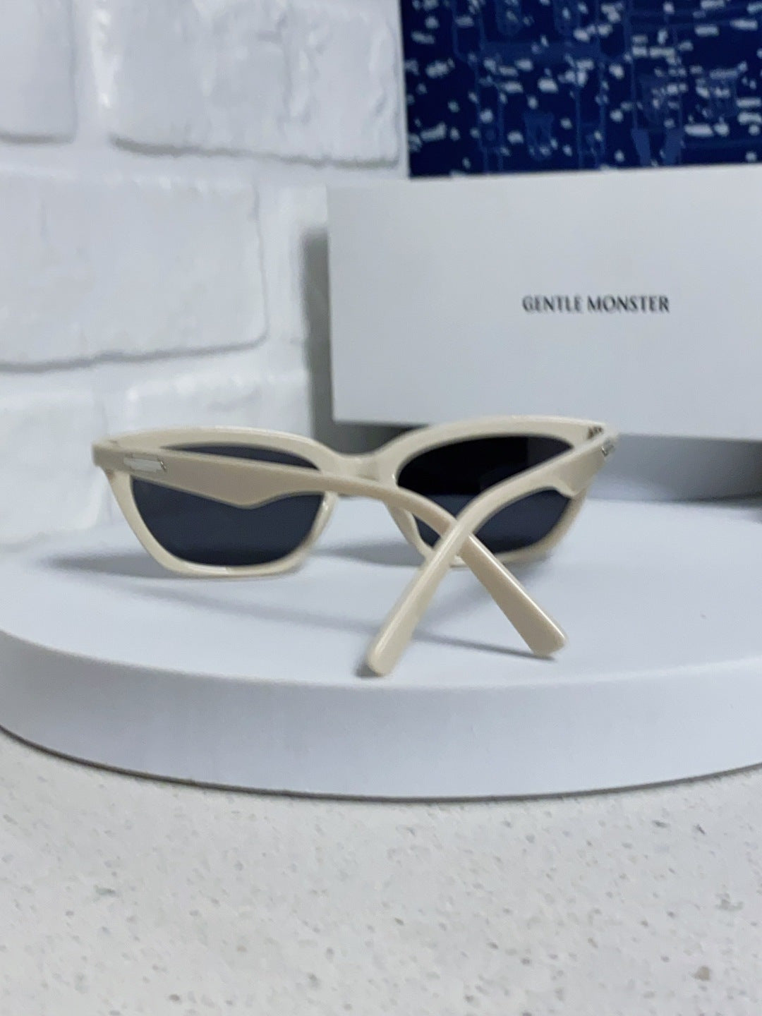 Gentle Monster LOTI Blue-Light Cat-Eye Silver Lens Sunglasses for Men - 432924 - detail image 3