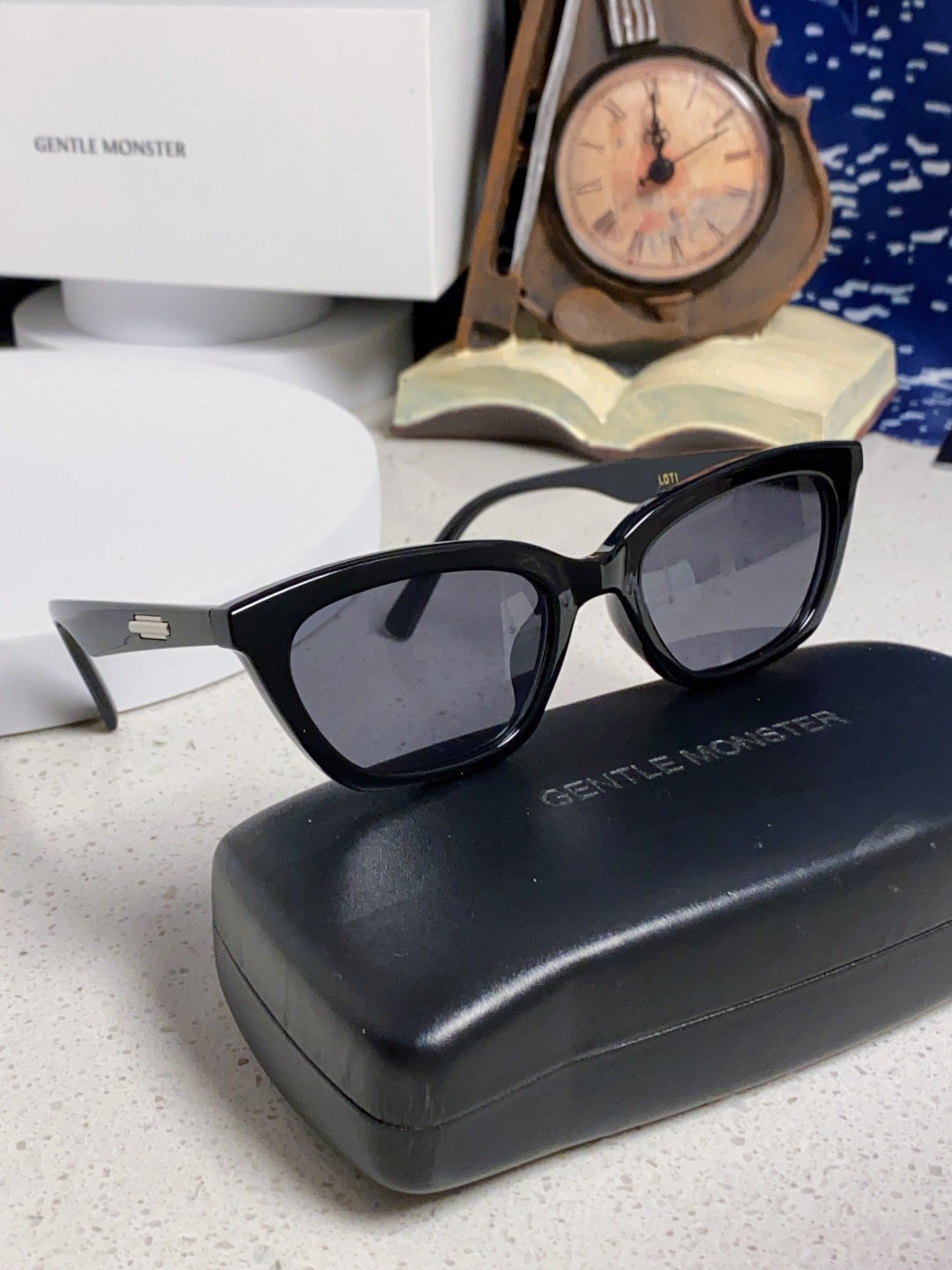 Gentle Monster LOTI Blue-Light Cat-Eye Red Lens Sunglasses for Men & Women - detail image 10