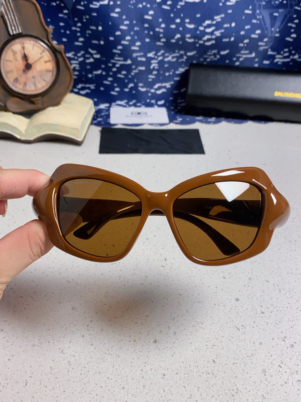 Balenciaga Oversized Brown Lens Sunglasses for Women - 432529 - detail image 4