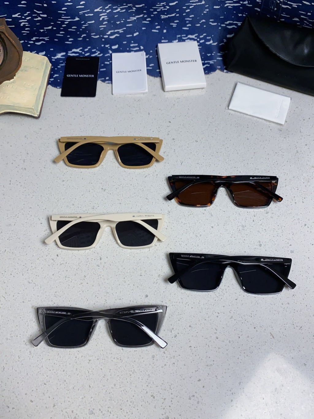 Gentle Monster TALIN Cat-Eye Gray Lens Sunglasses for Men & Women - 358887 - detail image 11