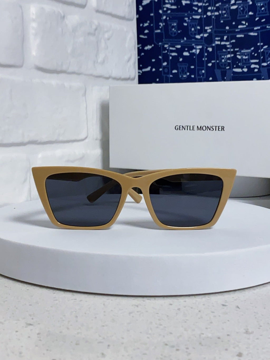 Gentle Monster TALIN Cat-Eye Brown Lens Sunglasses for Men & Women - 488059 - detail image 2