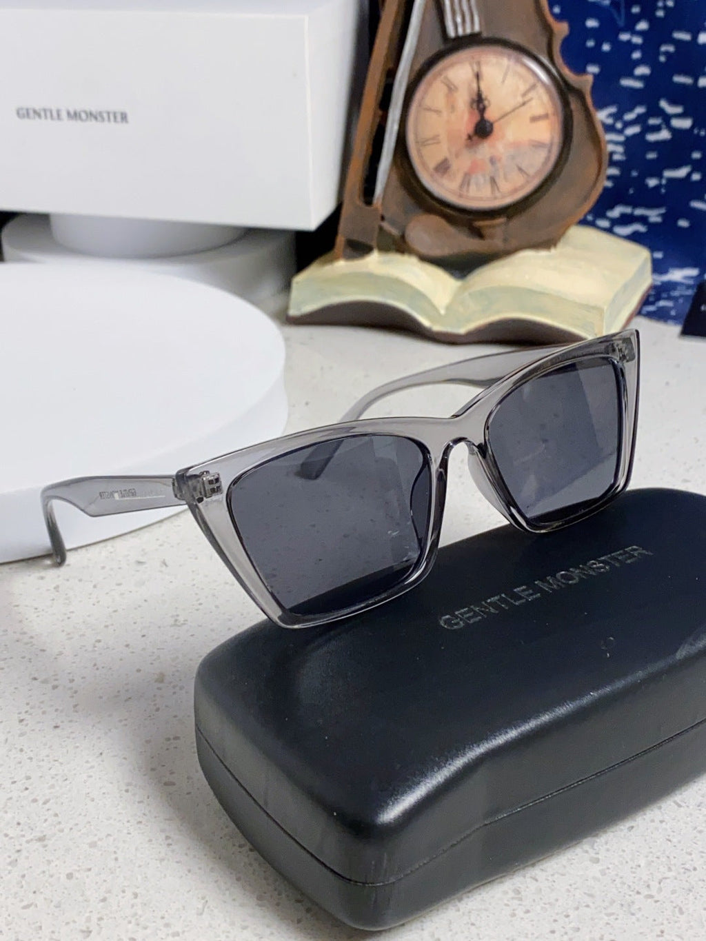 Gentle Monster TALIN Cat-Eye Black Lens Sunglasses for Men & Women - 358888 - detail image 10