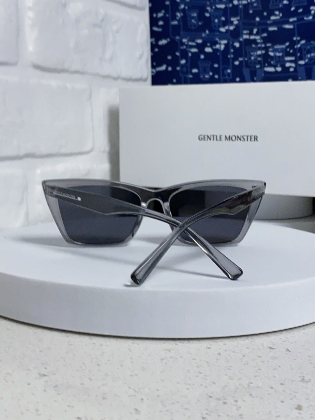 Gentle Monster TALIN Cat-Eye Black Lens Sunglasses for Men & Women - 358888 - detail image 3