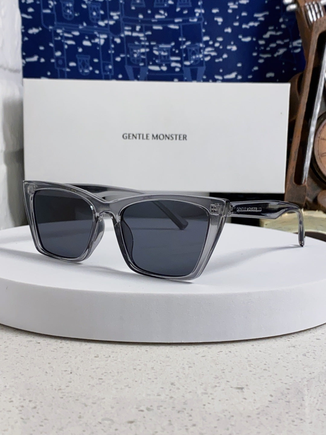 Gentle Monster TALIN Cat-Eye Black Lens Sunglasses for Men & Women - 358888