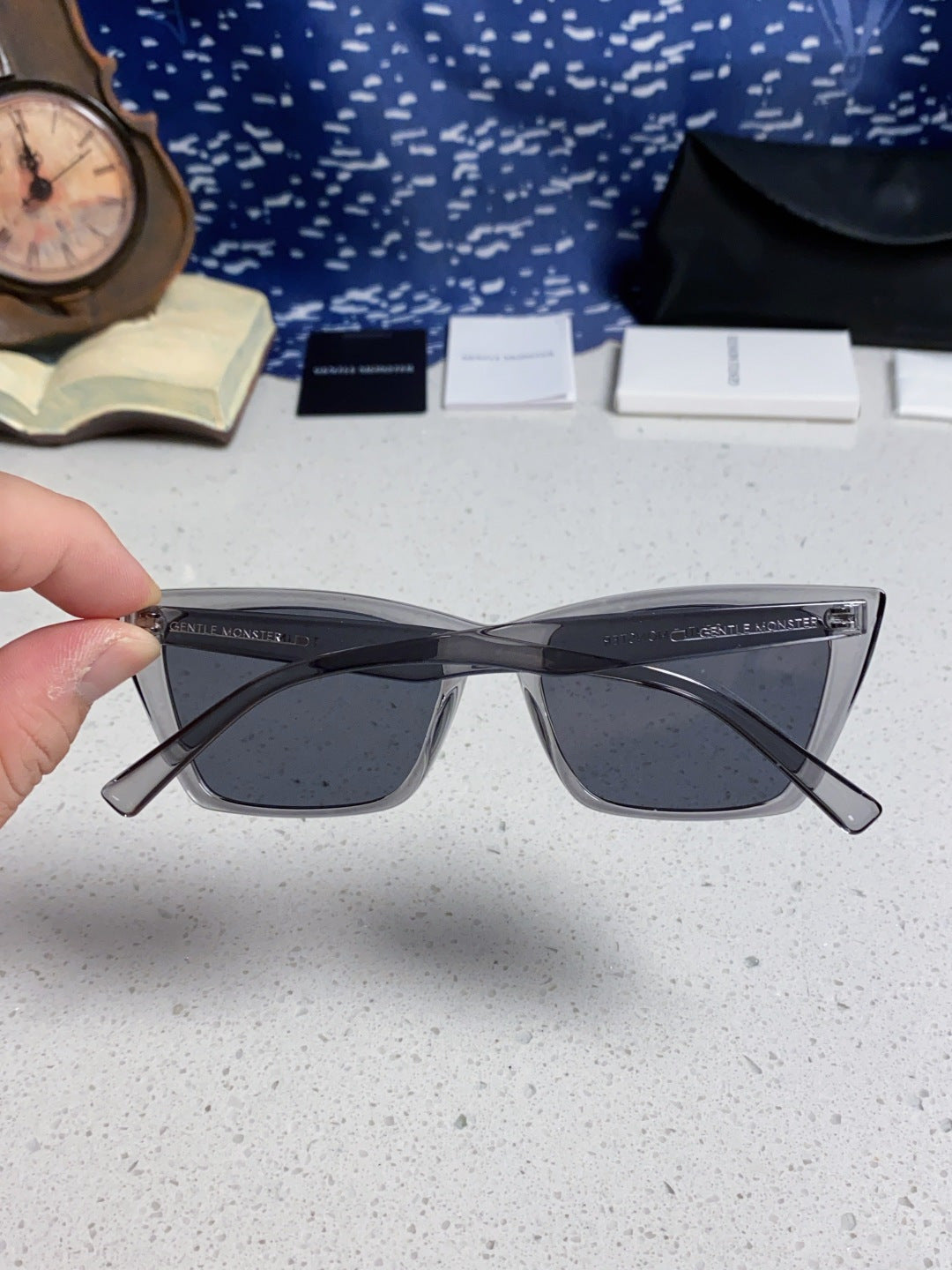 Gentle Monster TALIN Cat-Eye Black Lens Sunglasses for Men & Women - 358888 - detail image 5